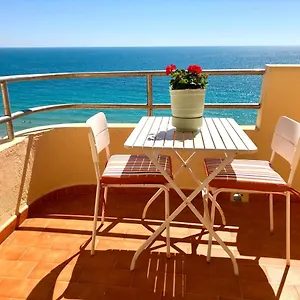 Gatu Bani Con Terraza Y Vista Frontal Al Mar, Preferente Mayores De 25 Anos Y Familias Apartment